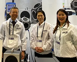 オーディオ機器系企業様の展示会用ブルゾン