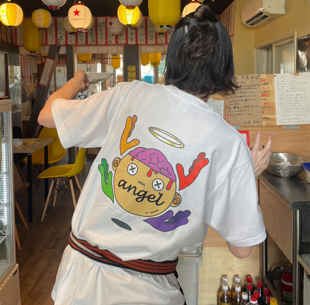 実績事例1423：飲食店様のオリジナルTシャツ　活用風景