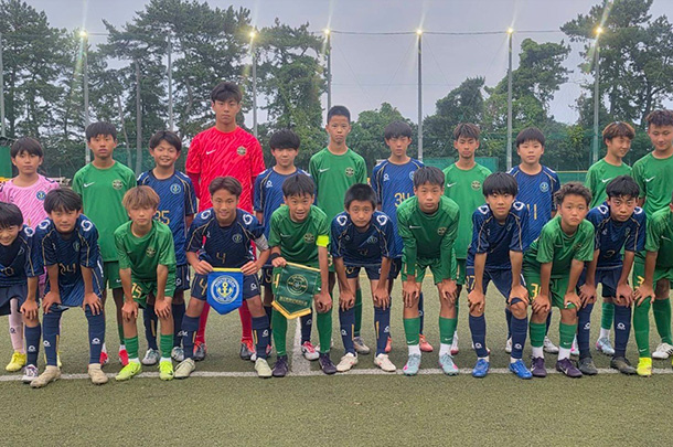 実績事例1694:ジュニアサッカークラブの試合交換用オリジナルペナントを製作しました。