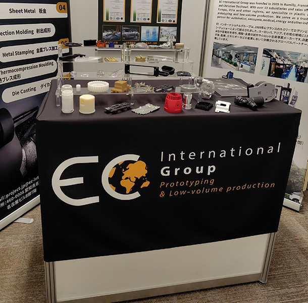 実績事例1756：樹脂・金属加工品メーカー様の展示会用オリジナルテーブルクロス　活用風景