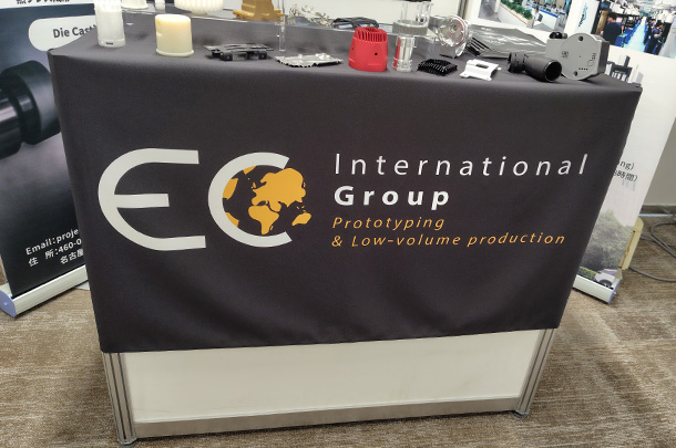 実績事例1756：樹脂・金属加工品メーカー様の展示会用オリジナルテーブルクロスを製作しました。