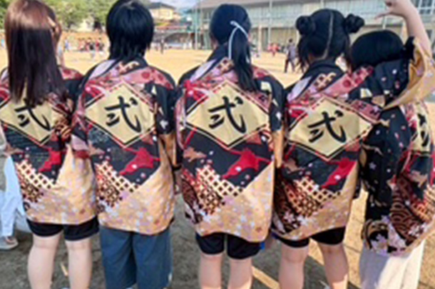 実績事例1784：高等学校様のオリジナル文化祭法被　活用風景