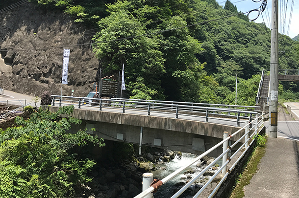 実績事例702：神社のオリジナル交通安全のぼり 使用風景